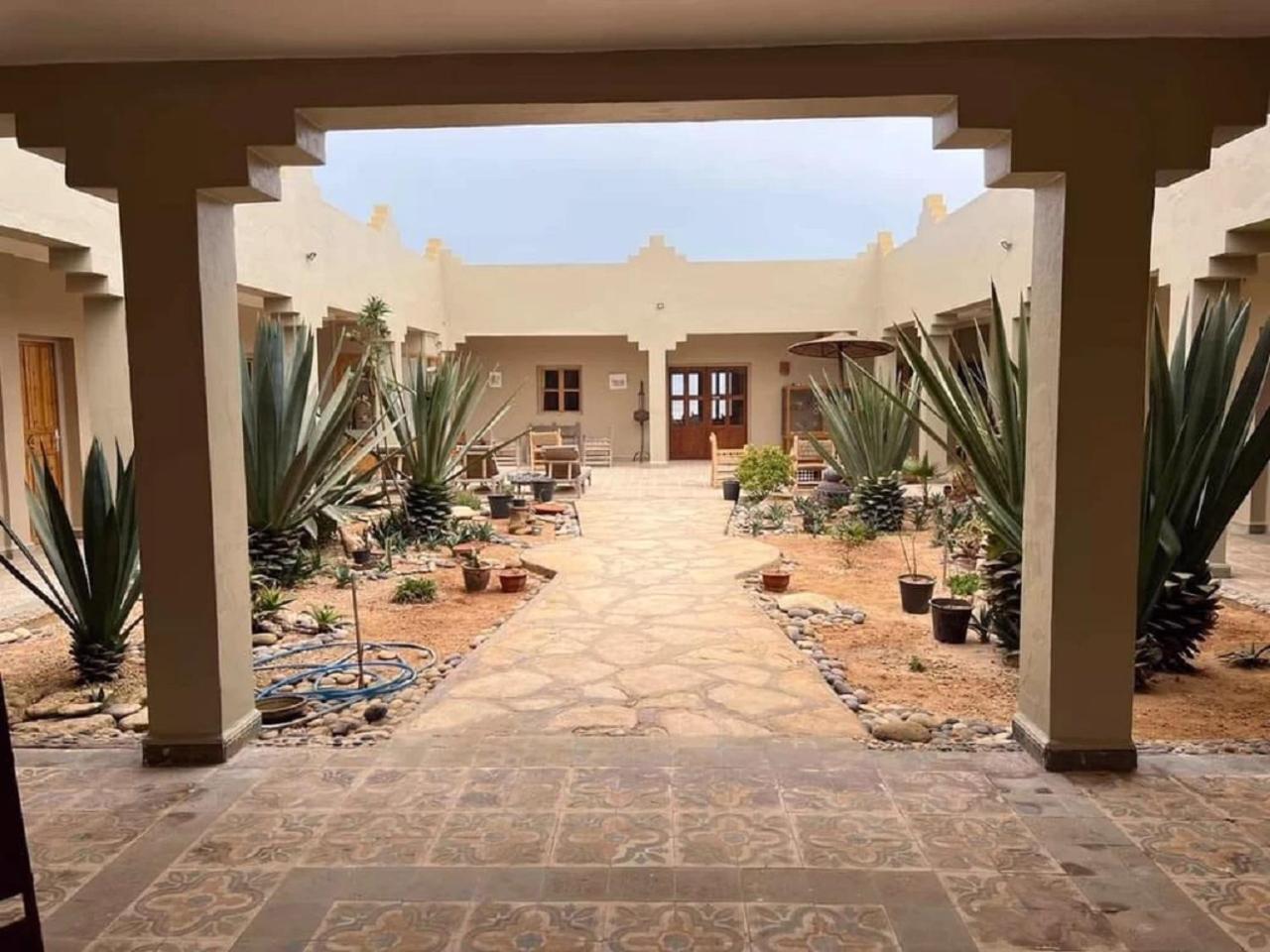 Hotel La Courbine D'Argent Akhfennirr Esterno foto